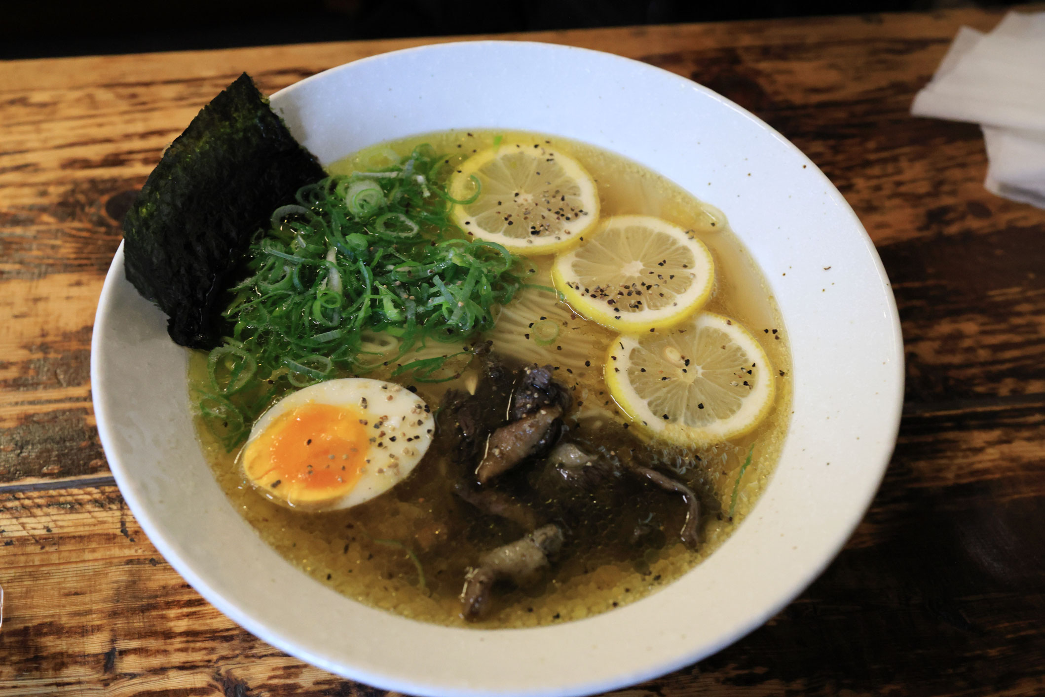 満次郎 Inspired by Hibachi! The thick and rich soup is highly emulsified